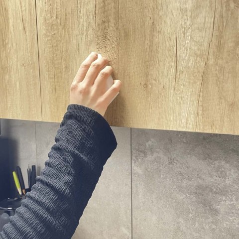 Magiczna gąbka z melaminy usuwa trudne plamy Kik Sp. z o. o. Sp. k.