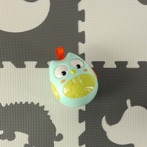 Wańka wstańka sowa sensoryczna kiwajka niebieska Kik Sp. z o. o. Sp. k.