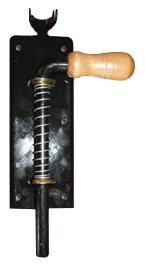 ZASUWA SPRĘŻYNOWA CZARNA DREWNIANA RĄCZKA 300MM UN