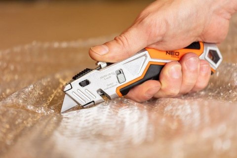 NÓŻ Z OSTRZEM TRAPEZOWYM, 1+5 OSTRZY NEO