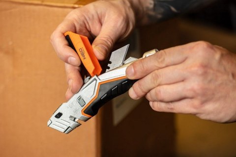 NÓŻ Z OSTRZEM TRAPEZOWYM, 1+5 OSTRZY NEO