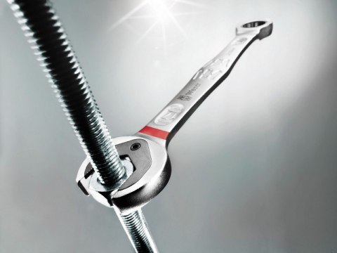 ZESTAW KLUCZY PŁASKO-OCZKOWYCH Z GRZECHOTKĄ JOKER WERA