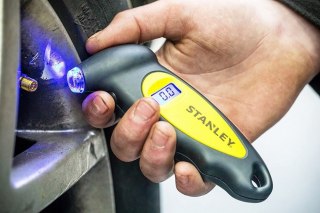 CYFROWY MIERNIK CIŚNIENIA W OPONACH STANLEY