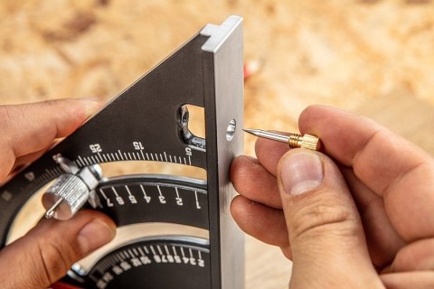 KĄTOWNIK Z LINIJKĄ NEO