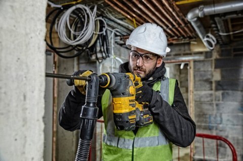 MŁOTOWIERTARKA 54V SDS-PLUS XR 2*6.0AH DEWALT