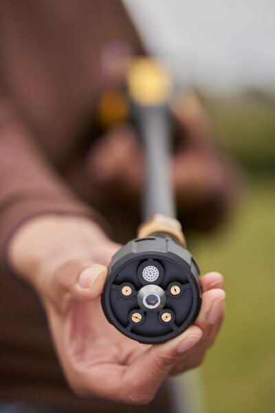 AKUMULATOROWA MYJKA CIŚNIENIOWA V20 18V 1*4.0AH STANLEY