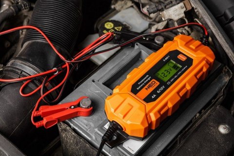 PROSTOWNIK AUTOMATYCZNY 4A/70W,3-120AH DO AGM/GEL NEO