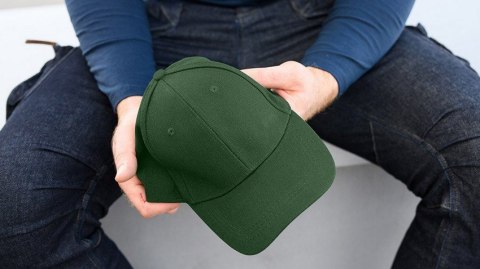 CZAPKA Z DASZKIEM ZIELONA NEO