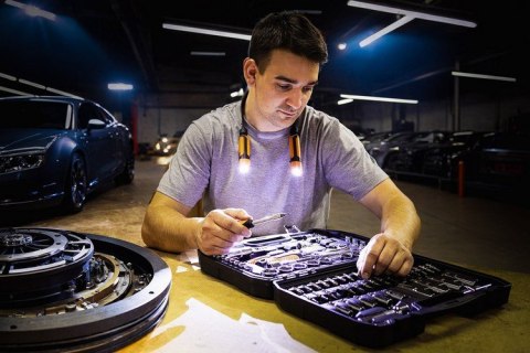 LATARKA NA SZYJE 300LM 2W+2W NEO