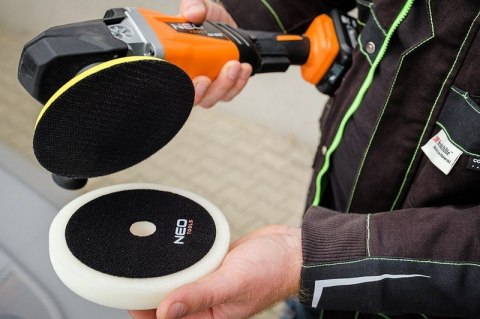 PAD POLERSKI 150*150*25MM GĄBKA ŚCIERNA NEO