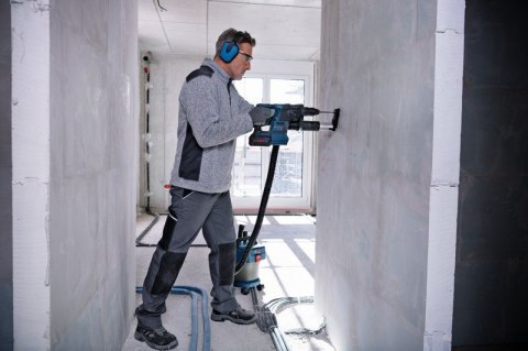 MŁOT UDAROWY OBROTOWY GBH 18V-26 F 2.6J 2*5.0AH L-BOXX BOSCH