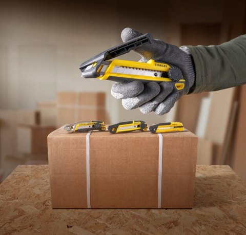 NÓŻ MPP ZE ZINTEGROWANYM SYSTEMEM ODŁAMYWANIA - ŚRUBOOWA STANLEY