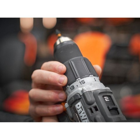 WIERTARKO-WKRĘTARKA AKUMULATOROWA UDAROWA 18V XR 2*5.0AH. DEWALT