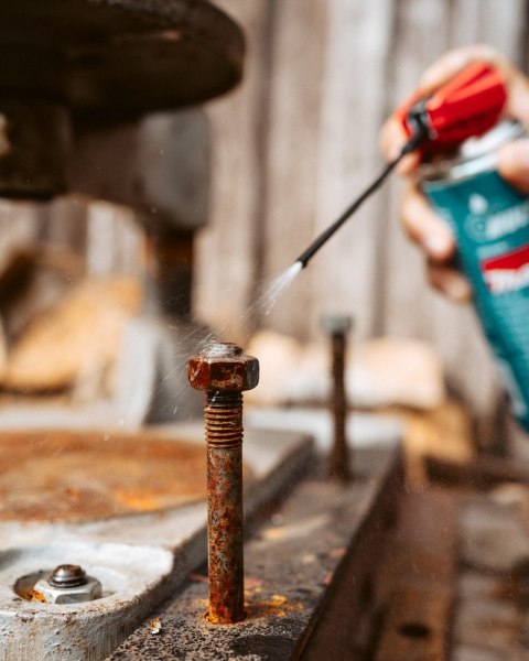 OLEJ DO SMAROWANIA OSTRZY NOŻYC MAKITA