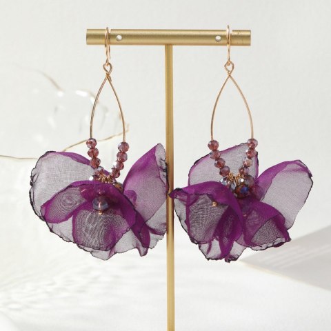 Kolczyki wiszące, efektowne tiulowe z koralikami fioletowe K1701