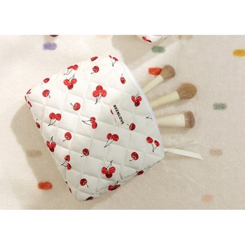 Kosmetyczka damska pikowana w wisienki 19 x 24 x 7cm KS124