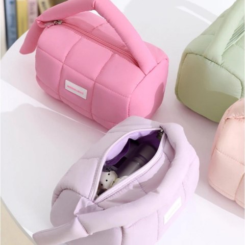 Kosmetyczka damska pikowana kuferek z rączką 18,5 x 12,5 x 13 cm KS140FIO