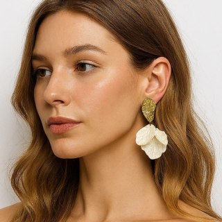 Kolczyki złote sztyft, biały opalizujący KWIAT, płatki K1273