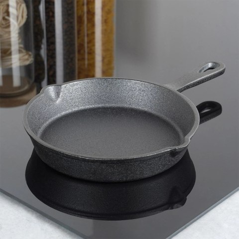 Patelnia Żeliwna Mała 15 cm VILDE Cast Line na Indukcję Grill