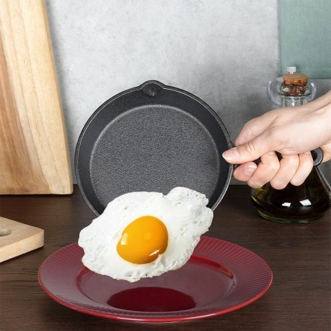 Patelnia Żeliwna Mała 15 cm VILDE Cast Line na Indukcję Grill