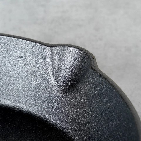 Patelnia na Gaz Indukcja Żeliwna z Nakładką Silikonową Solidna VILDE 20 cm