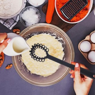 Trzepaczka Spiralna Kuchenna BLACKLINE ORION 28 cm Czarna Wygodny Uchwyt