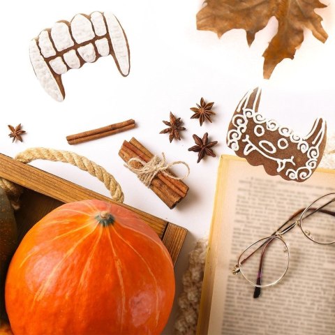 Wykrawacz do Ciastek Metalowy Zęby Wampira 5,5 cm Solidny Trwały ORION