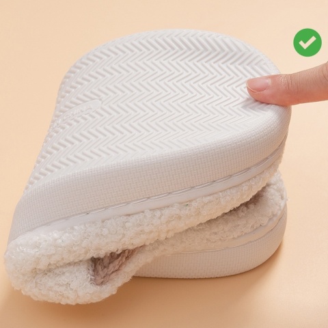 Świąteczne damskie ciepłe kapcie męskie urocze klapki z haftem Świętego Mikołaja dla par futrzane sandały rodzinne pluszowe buty