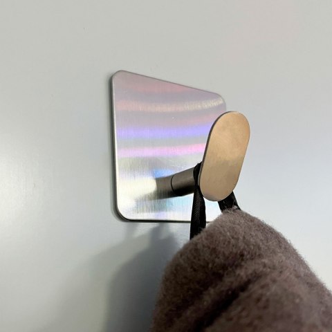 Wieszaki ścienne łazienkowe samoprzylepne srebrne zestaw 4 sztuki POWYSTAWOWE Kik Sp. z o. o. Sp. k.